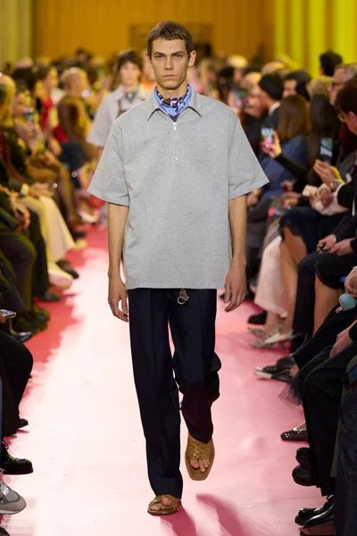 Look 38